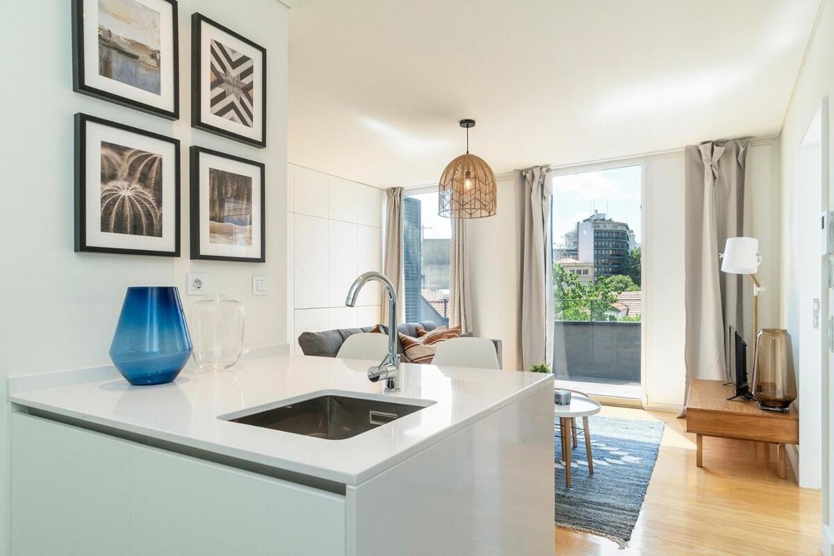 Modern 1 Bedroom Lisbon Apartment With Balcony Buitenkant foto